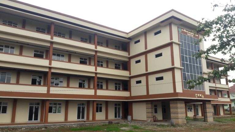 Yoshi boyicha yalangoch fotosuratlar